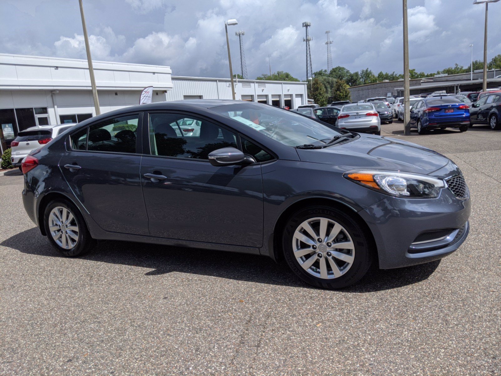 Pre-Owned 2016 Kia Forte LX FWD 4dr Car