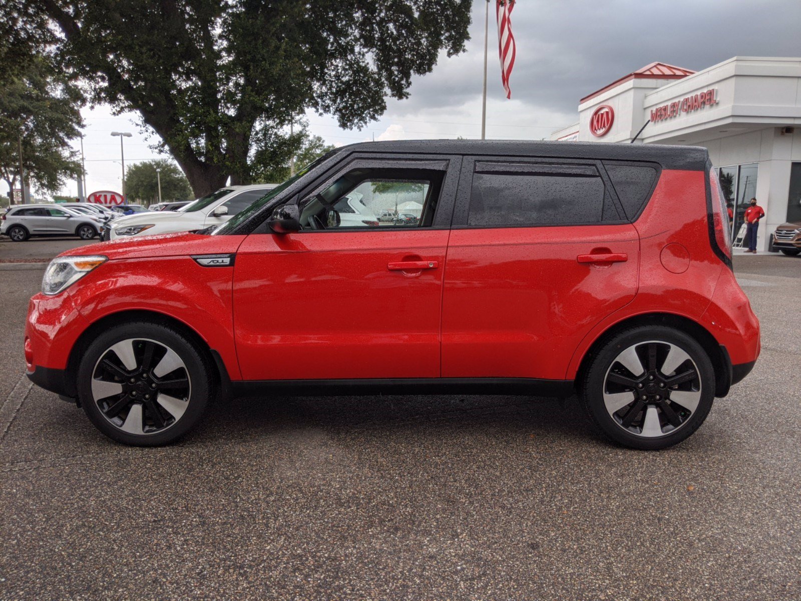 Certified Pre-Owned 2017 Kia Soul + FWD Hatchback